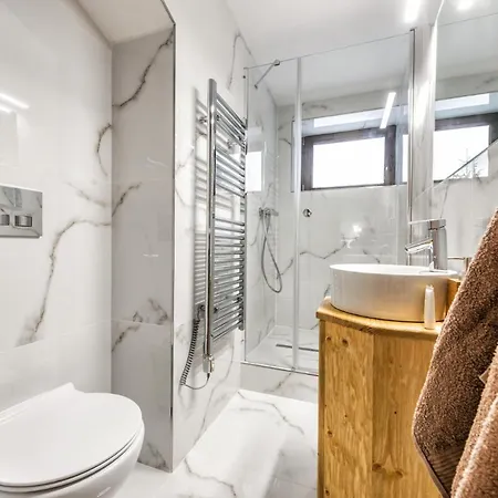 Apartments Srdiecko - Jasna South, Forest View, Sauna In One Apt Fireplace In Both Lägenhet